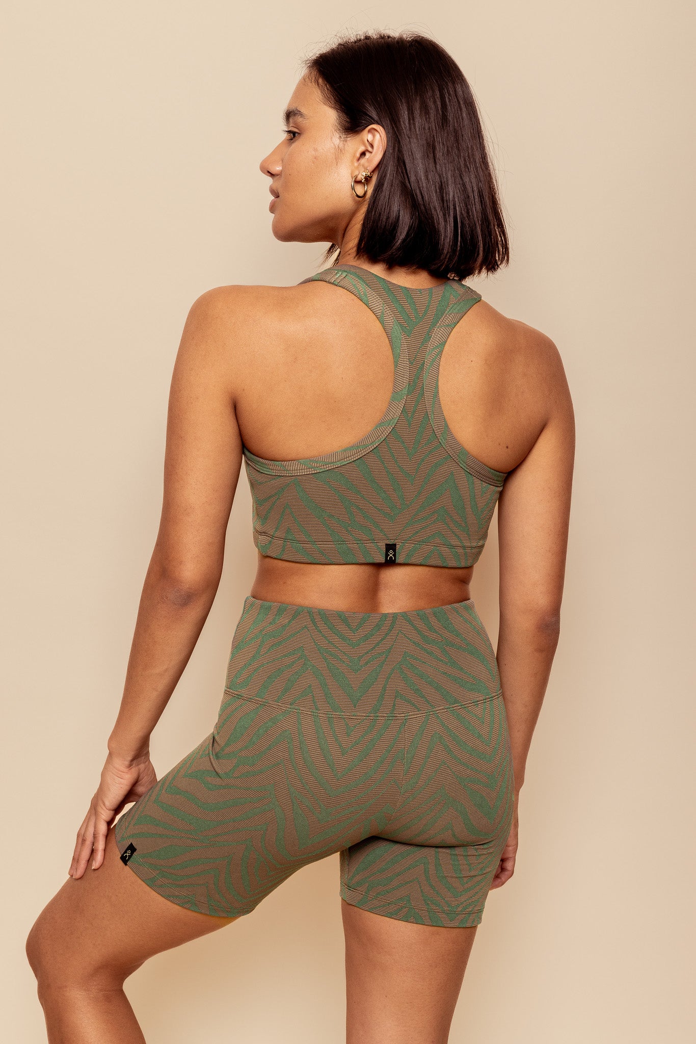 dk active SPORTS BRAS Levitate Crop