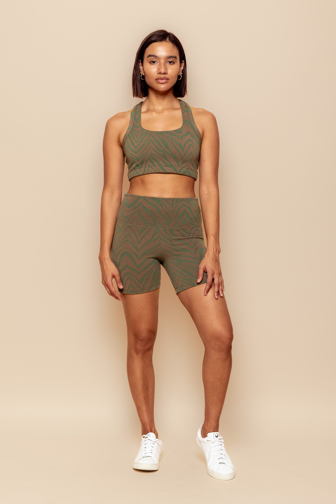 dk active SPORTS BRAS Levitate Crop