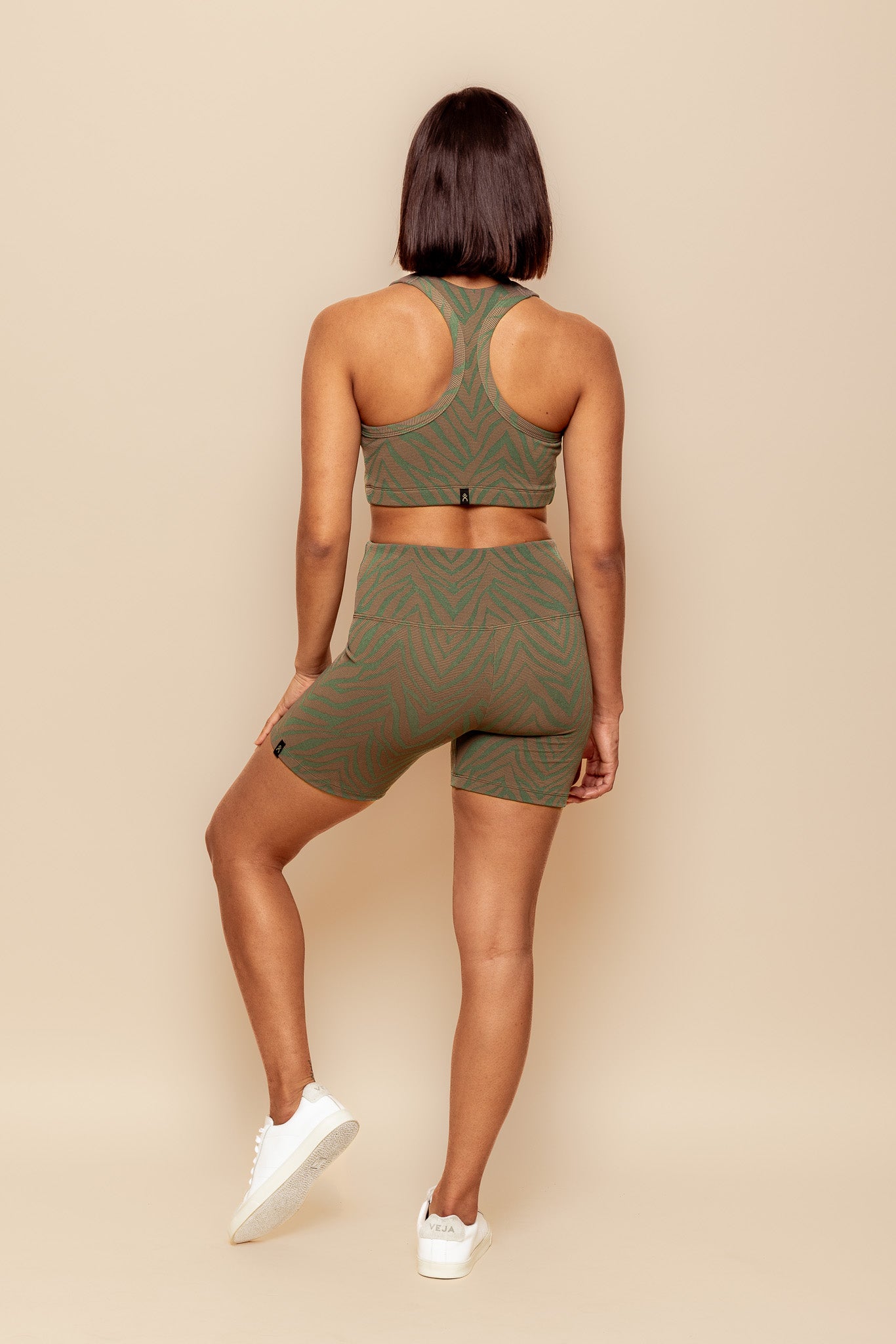 dk active SPORTS BRAS Levitate Crop