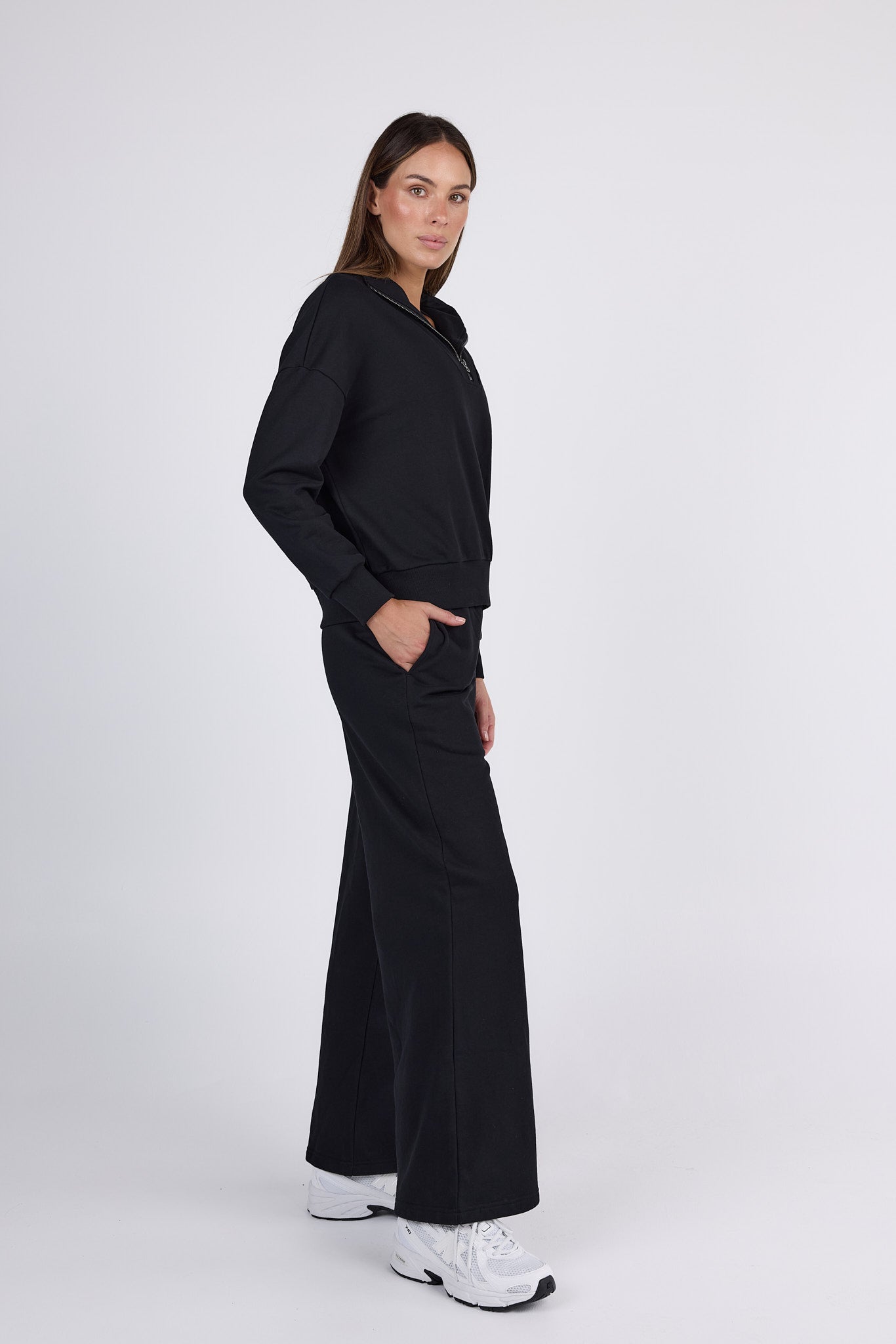 dk active Pants Off Duty Wide Leg Sweatpant Black