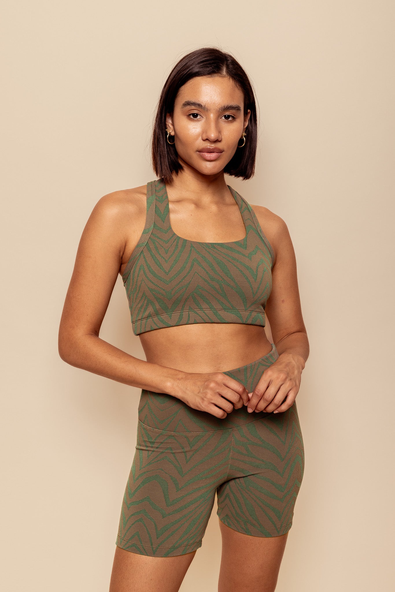 dk active SPORTS BRAS Levitate Crop