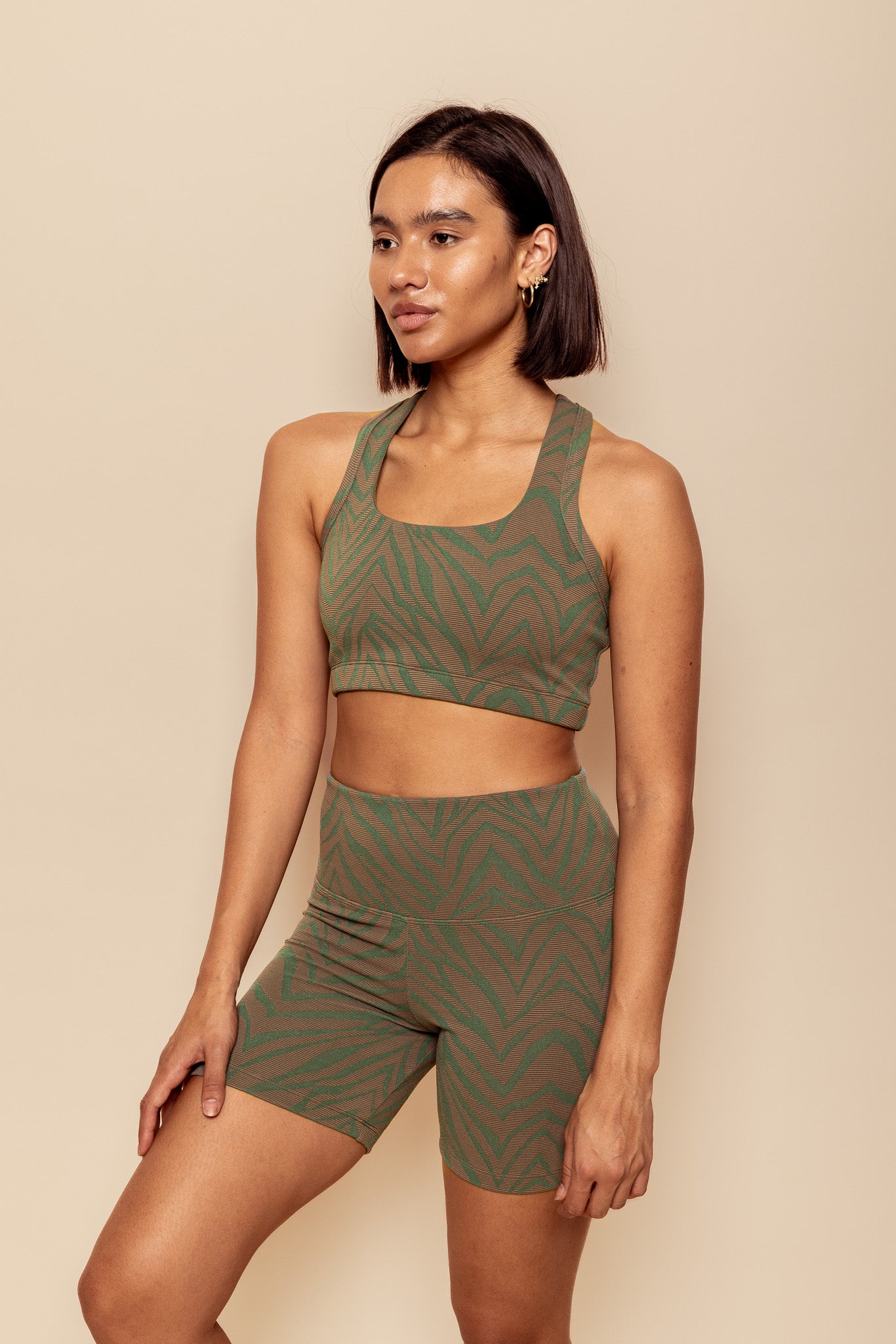 dk active SPORTS BRAS Levitate Crop