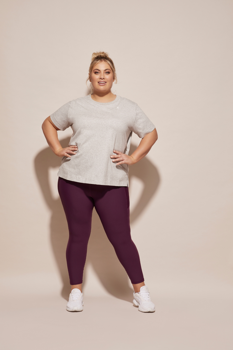dk active CURVE TOPS Side Swipe Tee